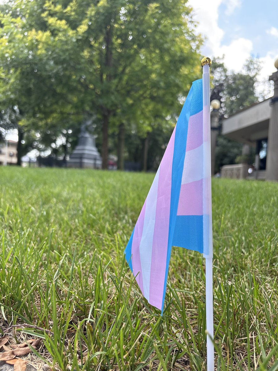 julie4alliowans's tweet photo. Congratulations to Mason City & Cerro Gordo County on their fabulous pride celebration in Central Park! Thanks for having me! 🏳️⚧️🏳️🌈 @CerroGordoDem
#iowa #iowapride #masoncity #cerrogordo https://t.co/5QH4AblA5b