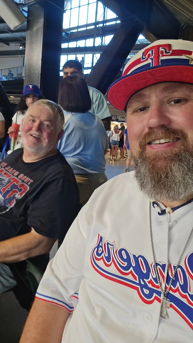 Texas_Ranger34's tweet photo. Happy 75th Birthday Dad. #globelifeoftheparty https://t.co/ika9yCwqsG