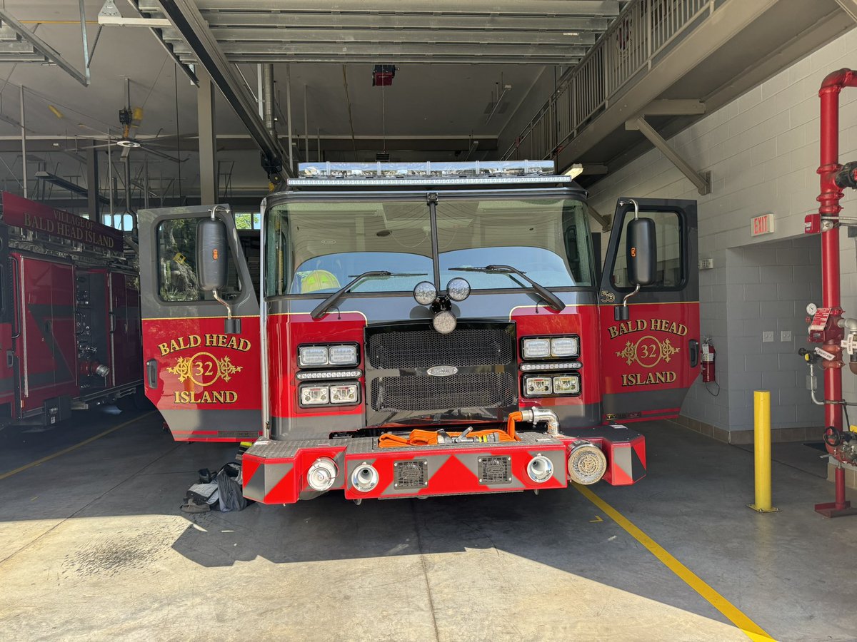 EthanClarkWX's tweet image. I had a great visit today with @VillageBHI Public Safety Department. We discussed severe weather/hurricane preparedness and how the coast is getting ready. I enjoyed touring the station and checking out the new trucks! Now is the time to be prepared! #ncwx