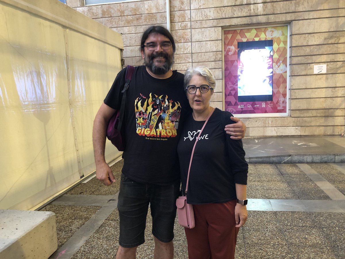 MLuzRico's tweet image. Con el gran @nosigaleyendo