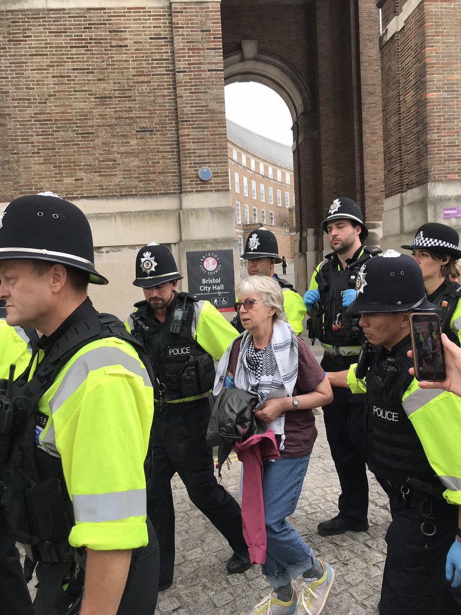 MattOBranain's tweet image. Bristol Police arrested people for peaceful protest against Genocide: the ultimate crime. @aspolice ☑️
What’s your message to them?