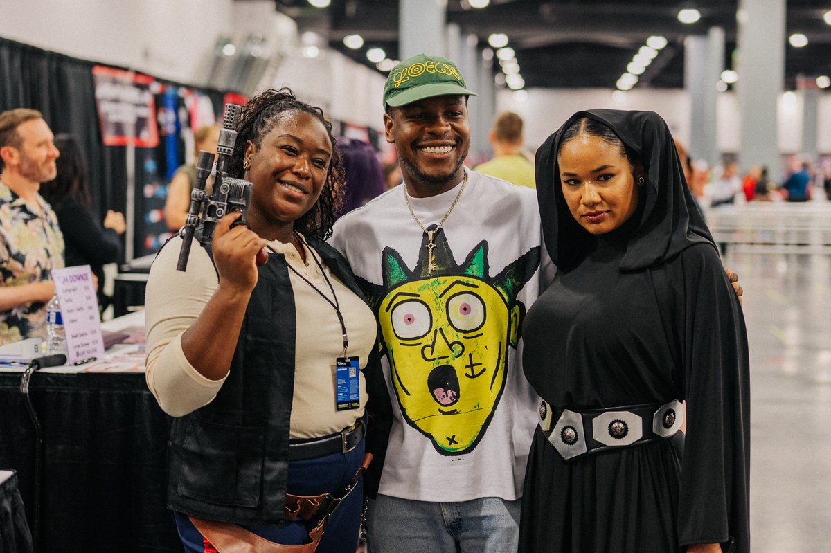 Florida Supercon (@floridasupercon) on Twitter photo The stars are shining bright all Supercon weekend 🌟 There's still time to make memories with your favorite tv, movie, and voice actor heroes. Don't get FOMO - join us tomorrow: supercon2025.com/buytickets The stars are shining bright all Supercon weekend 🌟 There's still time to make memories with your favorite tv, movie, and voice actor heroes. Don't get FOMO - join us tomorrow: supercon2025.com/buytickets