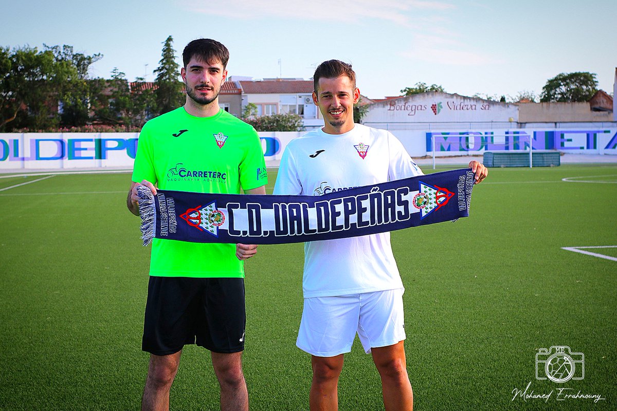 ⚪️⚽️ | Refuerzos de nivel para el Carretero Maquinaria Agrícola CD Valdepeñas

💥 Alex Ruiz, portero🥅
🌟'Tati' Maldonado, Lateral/Estremo.

💪 Dos incorporaciones con talento, experiencia. ¡Bienvenidos a vuestra casa!

drive.google.com/file/d/1QiCLJ4…