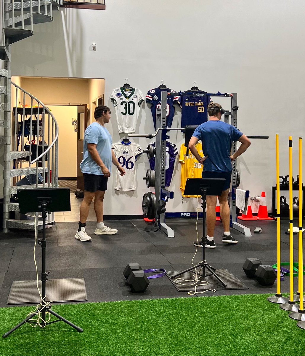 TopSpeedLLC's tweet image. Cool moment in the gym today
Current KU Football defensive tackle Jason Strickland sharing some advice with future teammate Jack Utz (TE, PCHS)
