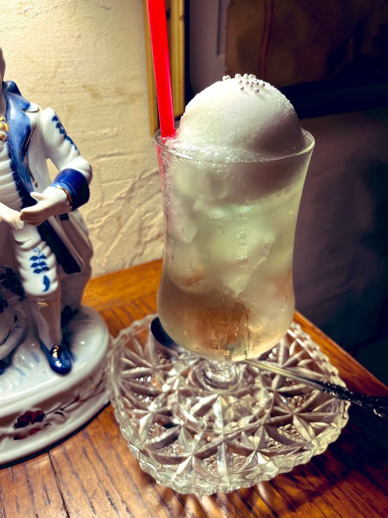 🌝本日営業いたします🌝

20:30〜23:00

夏の大人のクリームソーダ（カクテルベース）をご用意してお待ちしております✨