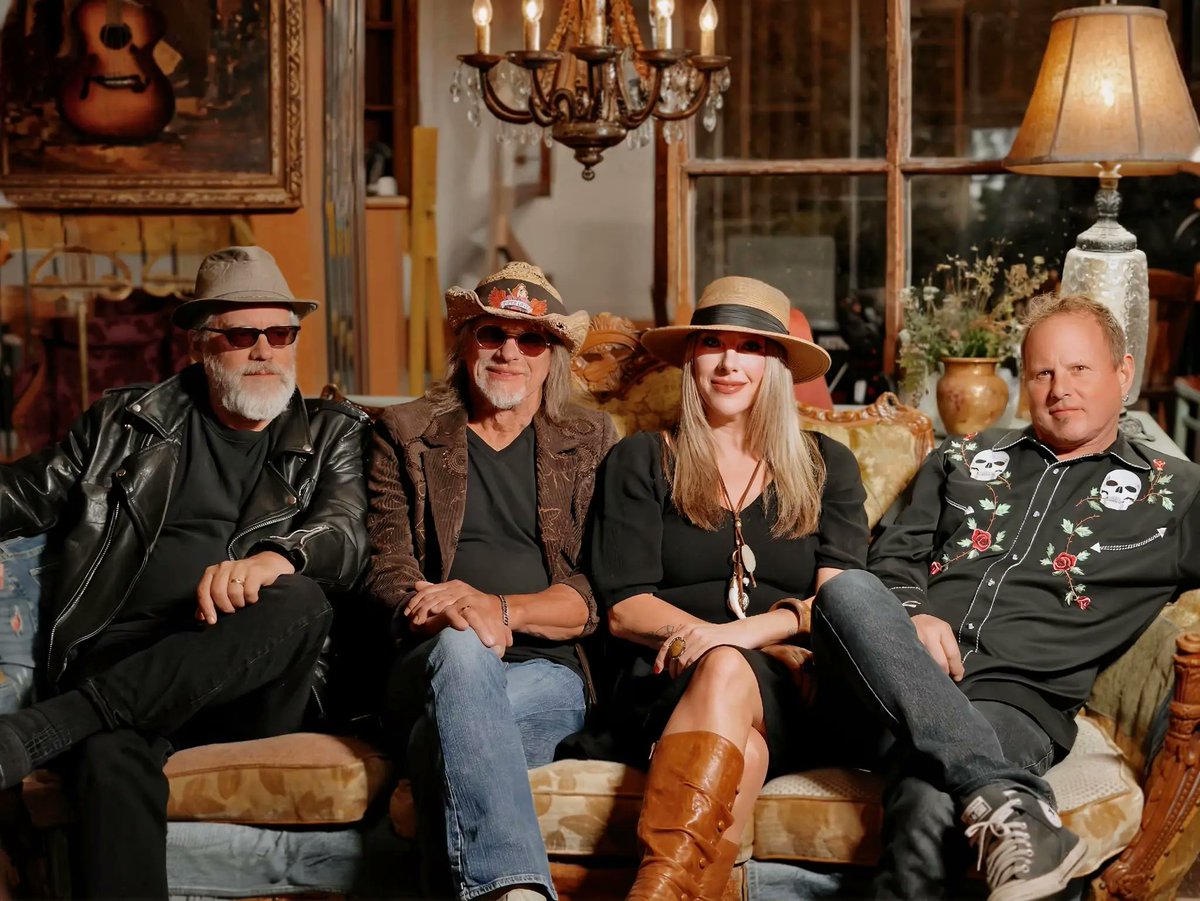 Dirt Road Opera’s take on Clay Pigeons is heartfelt and beautifully restrained. A warm blend of harmony, grit, and grace—this cover doesn’t just honor Blaze Foley, it breathes new soul into his classic. Give it a spin.
brokencolormusic.com/review-dirt-ro…
