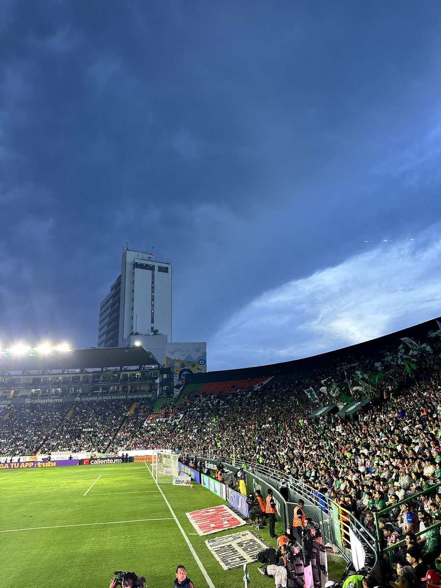 streber10's tweet image. ¡Venga Chivas!🐐😰