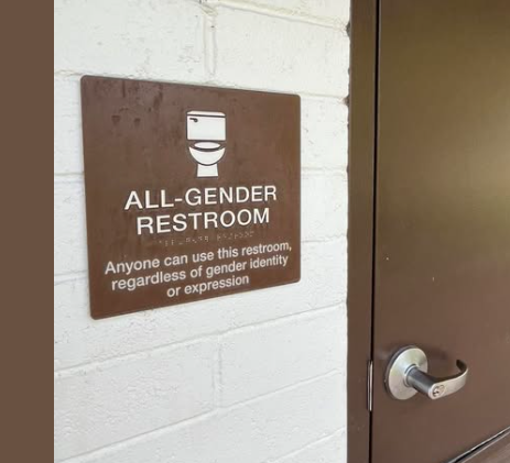 AmerRestAssoc's tweet photo. @AAAnews Are you following The ARA Great American Toilet Tour? A mom, a dog, and an iPhone on an 8,000 mile road trip for an awareness campaign featuring bathrooms, innovators and public restroom realities across the USA! https://t.co/GfinPWhjQ2 https://t.co/Hp12eBNiOq
