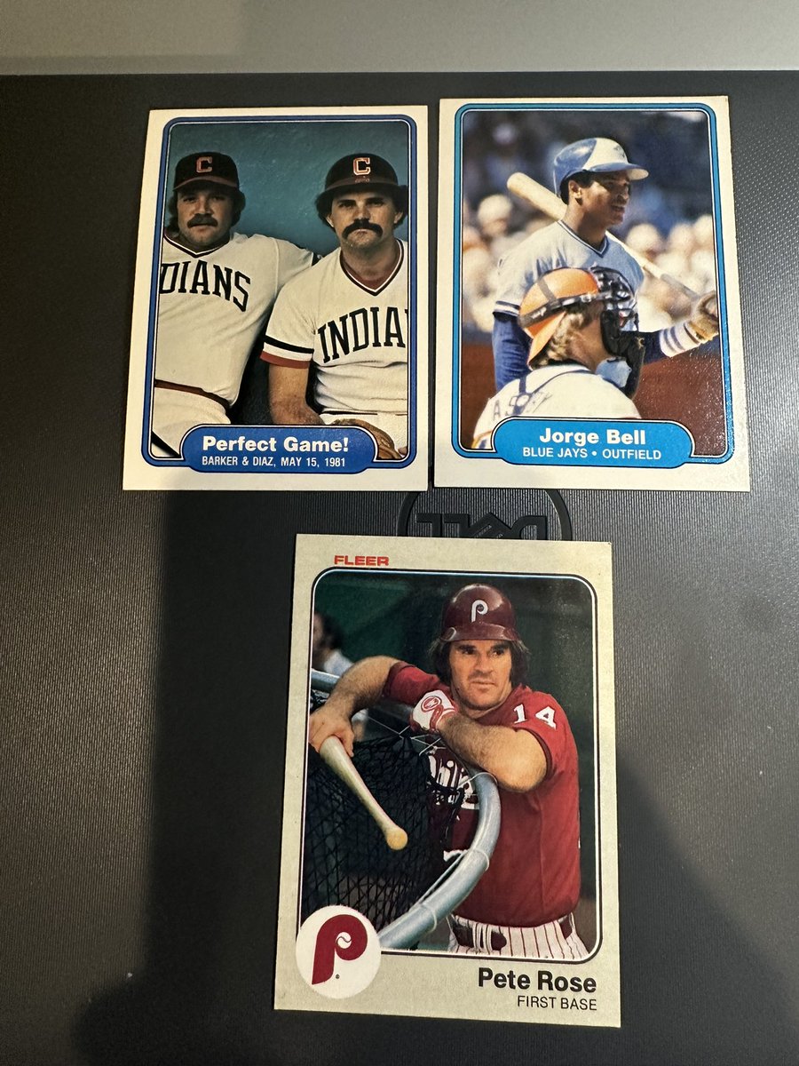 CoachTed68's tweet image. Thanks to @joshydoo32 for the set help on the 82 and 83 fleer. Down to just a few on both sets to finish. As always very thankful for the Sunday set builders thread from @midwestboxbreak