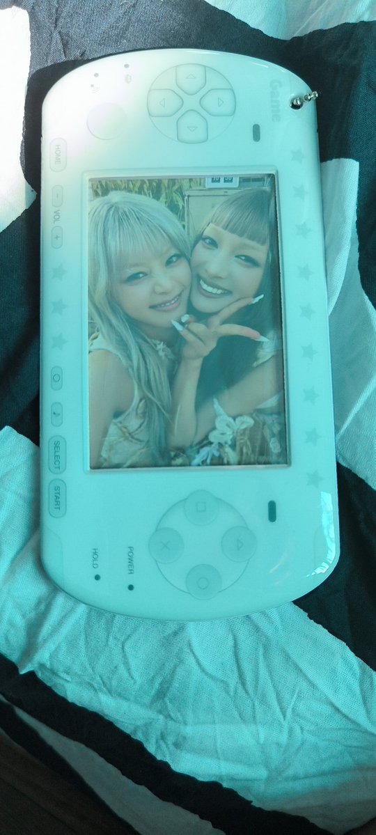 chisashimi's tweet image. i love my girlkisserz pc