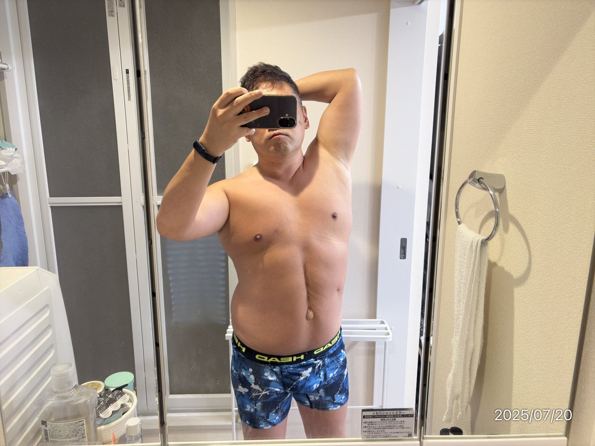 おはようございます！
割と腕は太くなってきたと思うんですよ
#筋トレ
#筋トレ男子