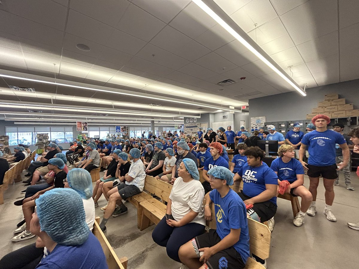 Great day of team building and service!!@fmsc_org 🦅🦅💪💪<a href="/SDOathletics/">O'Connor Athletics</a> #ocfootball #Feedmystarvingchildren <a href="/bkullos/">Coach Ben Kullos</a>
