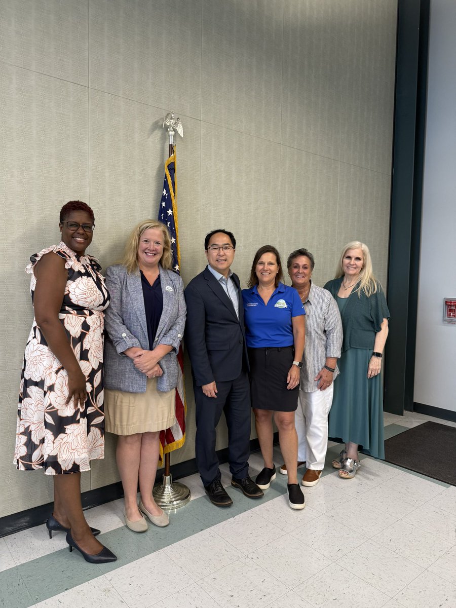 SenatorAndyKim's tweet image. Today, I toured the Zufall community health center in Bridgewater, NJ and talked with both doctors and patients about the critical services they provide.
Republicans’ vote to gut health care in the passage of the Big Disastrous Bill directly harms places like Zufall and the…