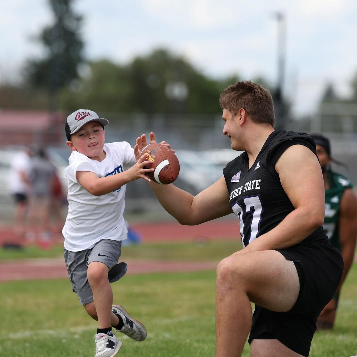 weberstatefb's tweet image. .@BigSkyFB Youth 🏈 Clinic!