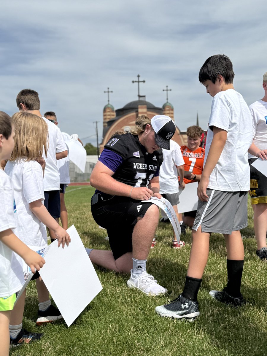weberstatefb's tweet image. .@BigSkyFB Youth 🏈 Clinic!