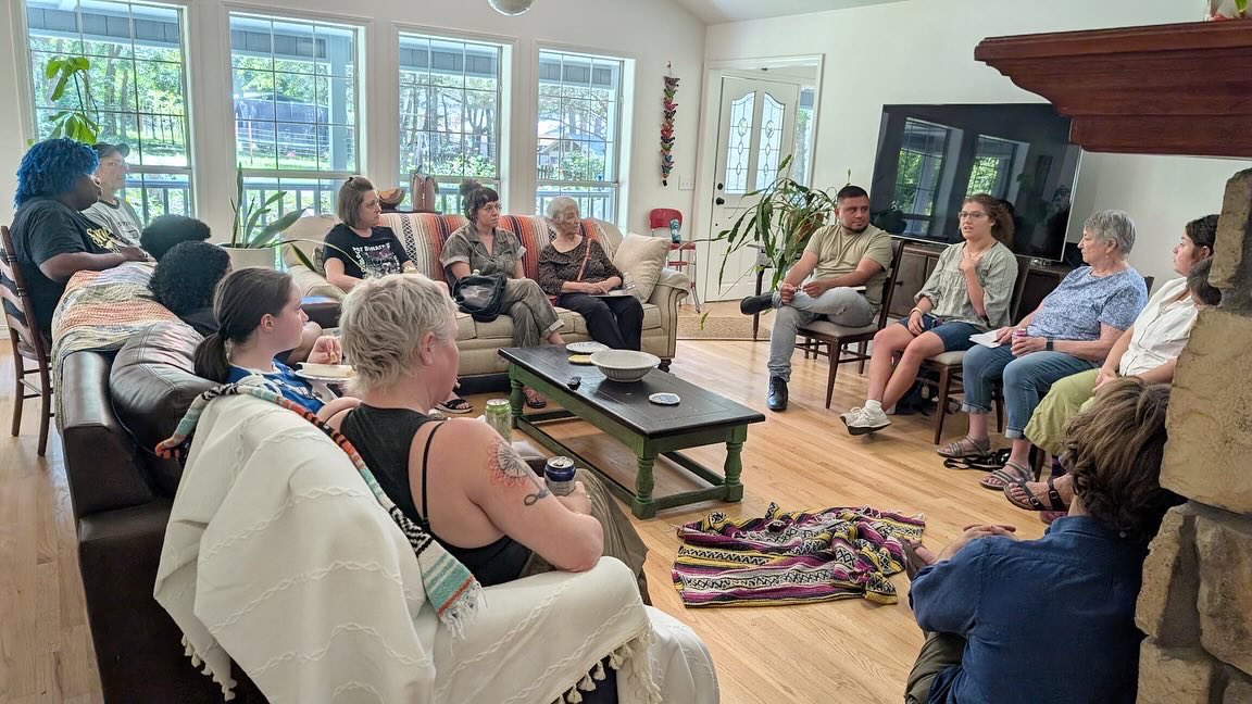 IrvinCamachoAR's tweet image. House Meetings are a vital part of organizing. Today’s meeting was focused on Immigration. What a powerful conversation we had.