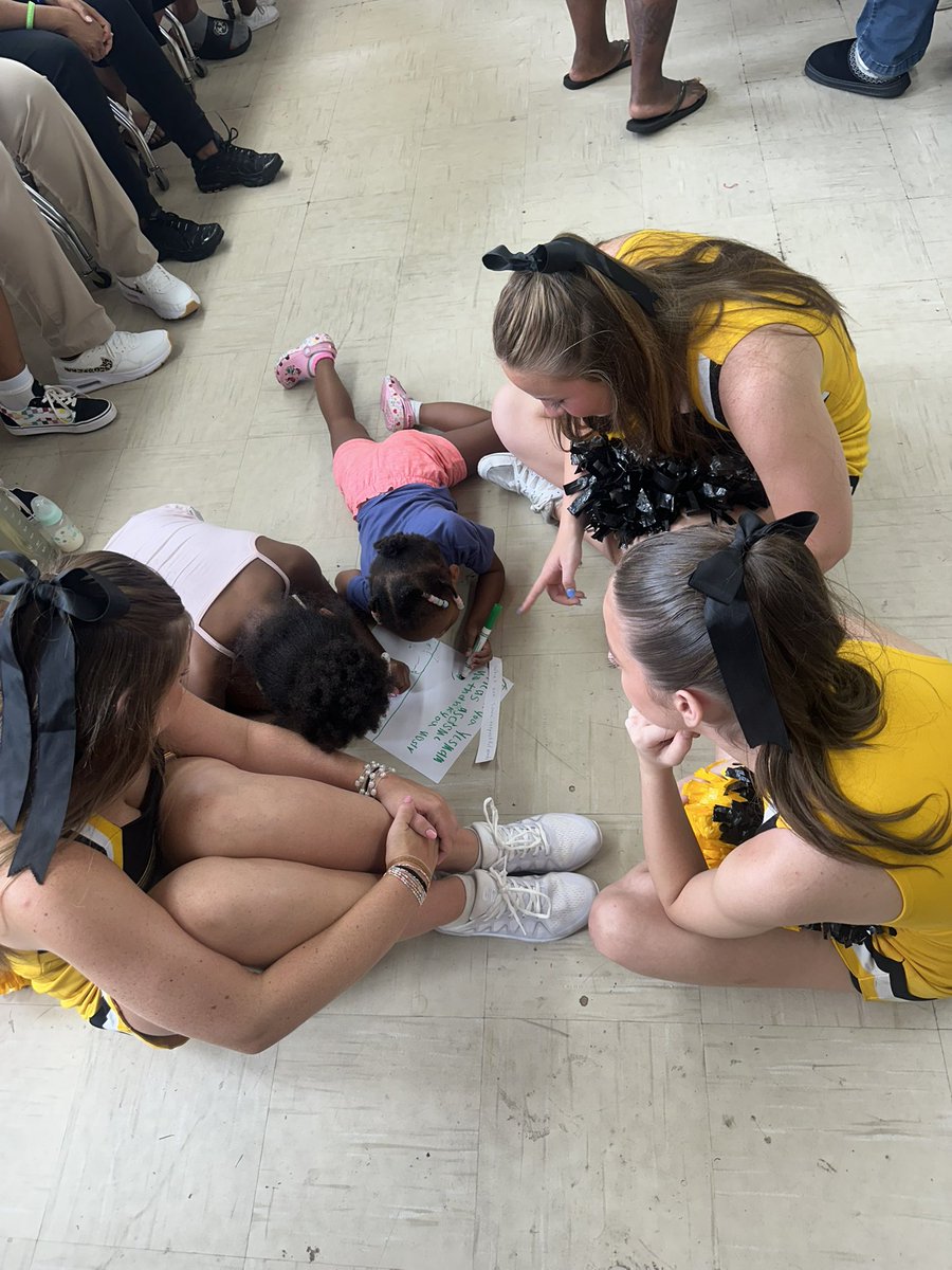 Jacket Athletics (@stkjackets) on Twitter photo A few of our cheerleaders spent some time at the J.L. King Center today helping to kick off the Youth Rally with NEFF and get our community excited about going back to school! The J.L. King Center serves so many of our Jackets, and we loved getting to work with them! #JacketSting A few of our cheerleaders spent some time at the J.L. King Center today helping to kick off the Youth Rally with NEFF and get our community excited about going back to school! The J.L. King Center serves so many of our Jackets, and we loved getting to work with them! #JacketSting