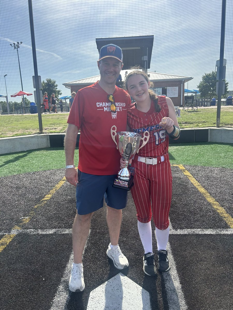 redwolfvoice's tweet image. So proud of Charlotte and her Arkansas Nemesis teammates. Went to Branson and won the 14U Open FASA World Series. Finished 48-18, winning their last 13 games of the season. 2nd straight year they’ve won a National Championship!