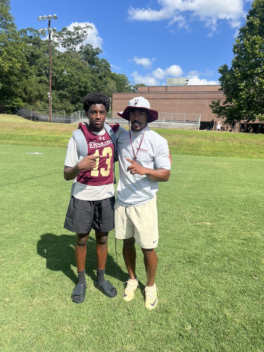 Robert Rowe (@rjeremiah_803) on Twitter photo After a great camp and a good conversation with Coach <a href="/CoachDHop_24/">Dezmon ๐Hopkins</a> I am blessed to receive my 1st offer from Erskine Collegeโผ๏ธ #agtg <a href="/FleetFB/">Erskine Football</a> <a href="/JMMartin59/">james martin</a> <a href="/BHSBengalFB/">Blythewood Football</a> After a great camp and a good conversation with Coach <a href="/CoachDHop_24/">Dezmon ๐Hopkins</a> I am blessed to receive my 1st offer from Erskine Collegeโผ๏ธ #agtg <a href="/FleetFB/">Erskine Football</a> <a href="/JMMartin59/">james martin</a> <a href="/BHSBengalFB/">Blythewood Football</a>