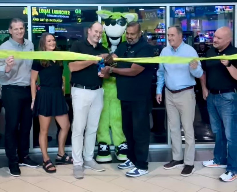 brucearector's tweet image. We had a lot of fun today at the Grand Opening of Launch Clearwater at Countryside Mall. Awesome turnout of families for the ribbon cut and day long event including one very patriotic young man who saluted me and thanked me for my service. #FamilyFun #SmallBusiness #❤️Clearwater