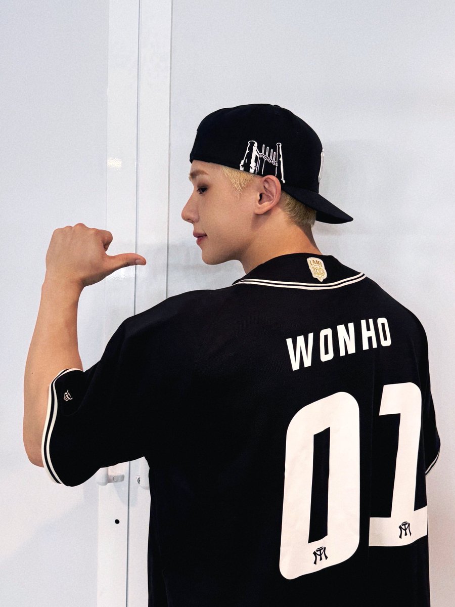 official__wonho's tweet image. Monterrey, fue un placer. ¡Hasta pronto! 🇲🇽
#원호 #WONHO