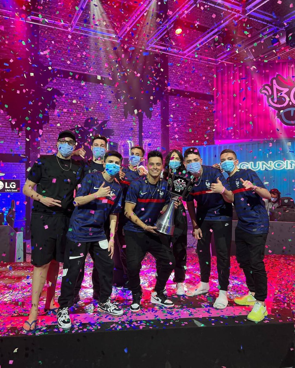 GaleguiNS_'s tweet image. Uma imagem vale mais que mil palavras.

4 Anos de França 🇫🇷