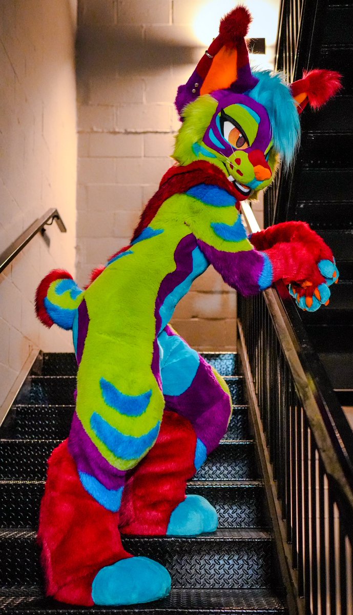 SaberStubs's tweet image. You got the password to get up the stairs loser? Didn’t think so…
