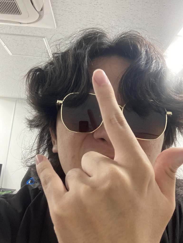 Samidar33's tweet photo. 自分はひと足先に失礼しますお疲れ様でした♪
伝説
#LLAN https://t.co/JSSa1BwExk