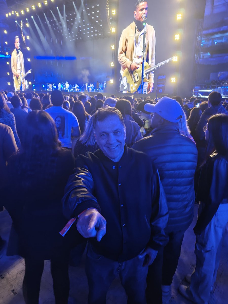 Cheguei aqui para o show do Natiruts!