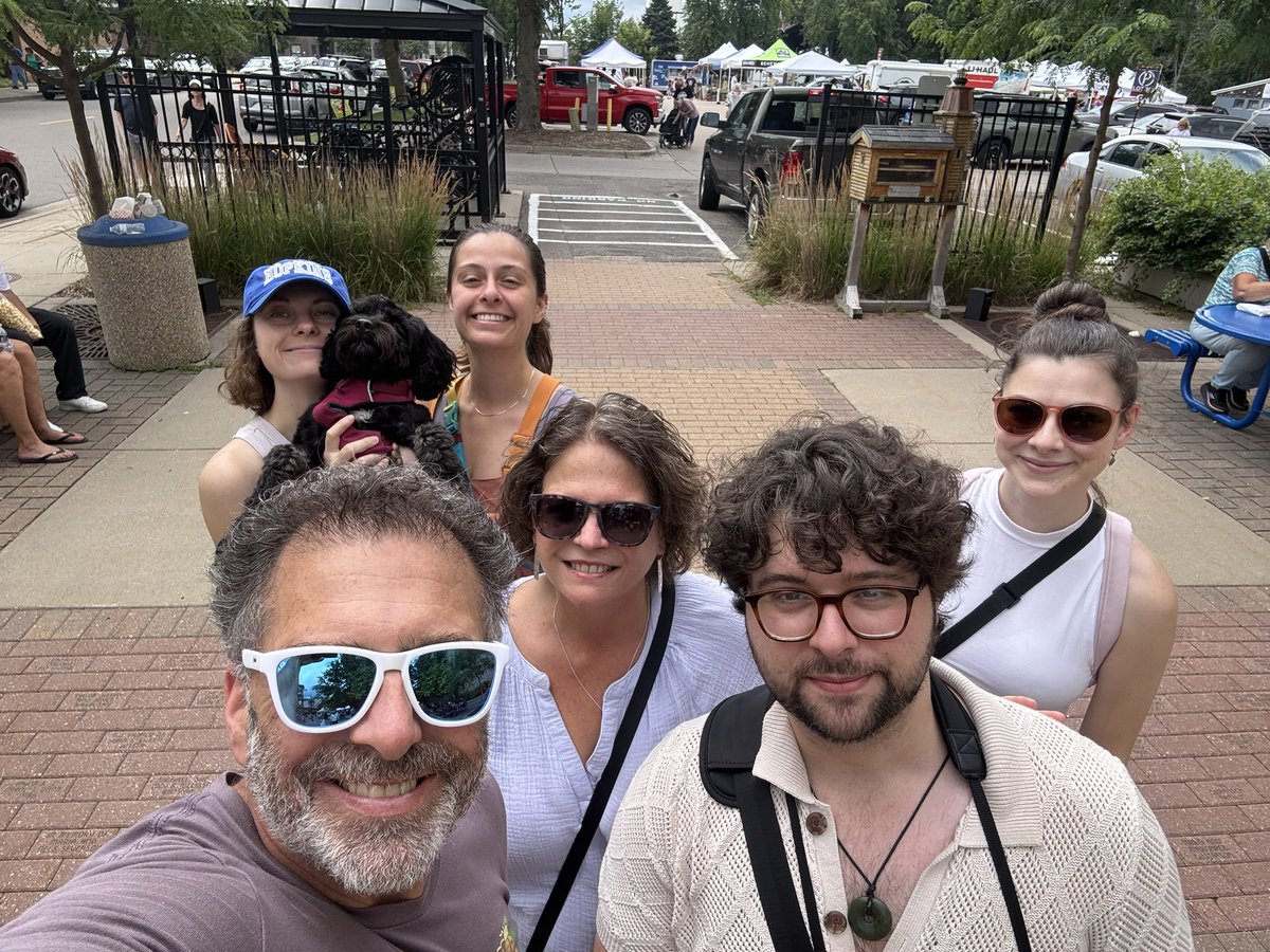 CLYouakim's tweet image. There is still fun to be had today at the Hopkins Raspberry Festival with bands in Central Park followed by Fireworks at 10 pm raspberrycapital.com/event/raspberr…. And, don’t forget about the Grand Day Parade on Mainstreet tomorrow at 1 pm!