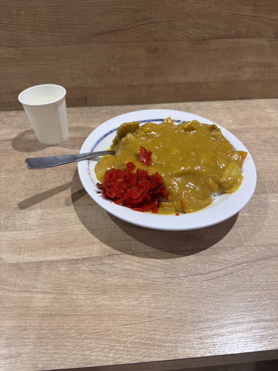 Kira_LEGEND's tweet image. シモンぬさんと合流して、朝からバスカレー
開店待ちで挑みましたwww