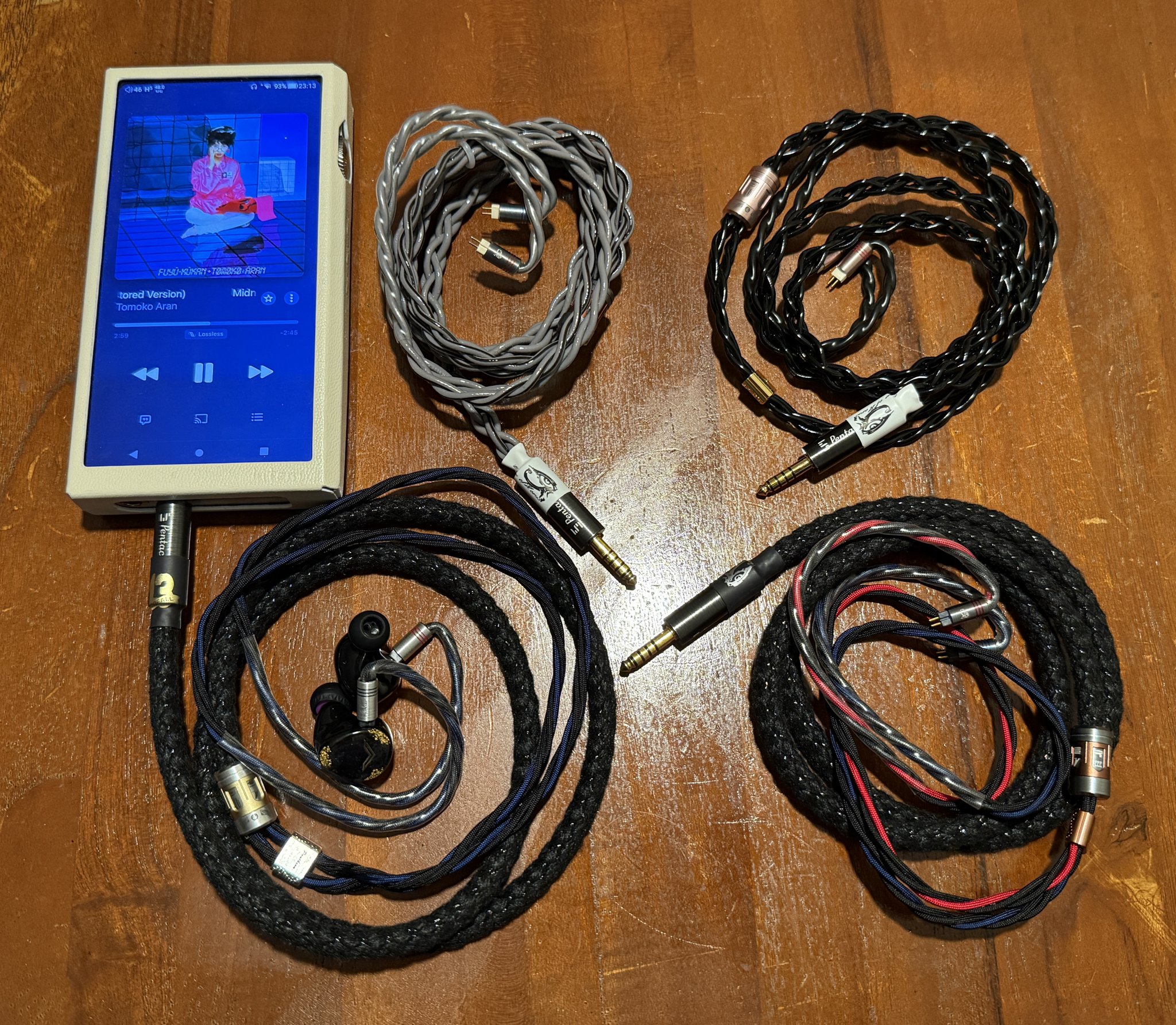 ほぼ新品 AuR Audio Aehta おまけでイヤピ多数 付属品完備 最安値に挑戦】 Audio AuR ほぼ新品 Aehta 付属品完備 おまけで