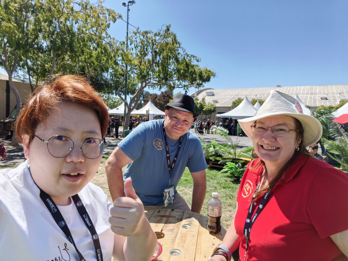 Frankieewang's tweet image. Hanging out with @stlDenise3D at @OpenSauceLive!