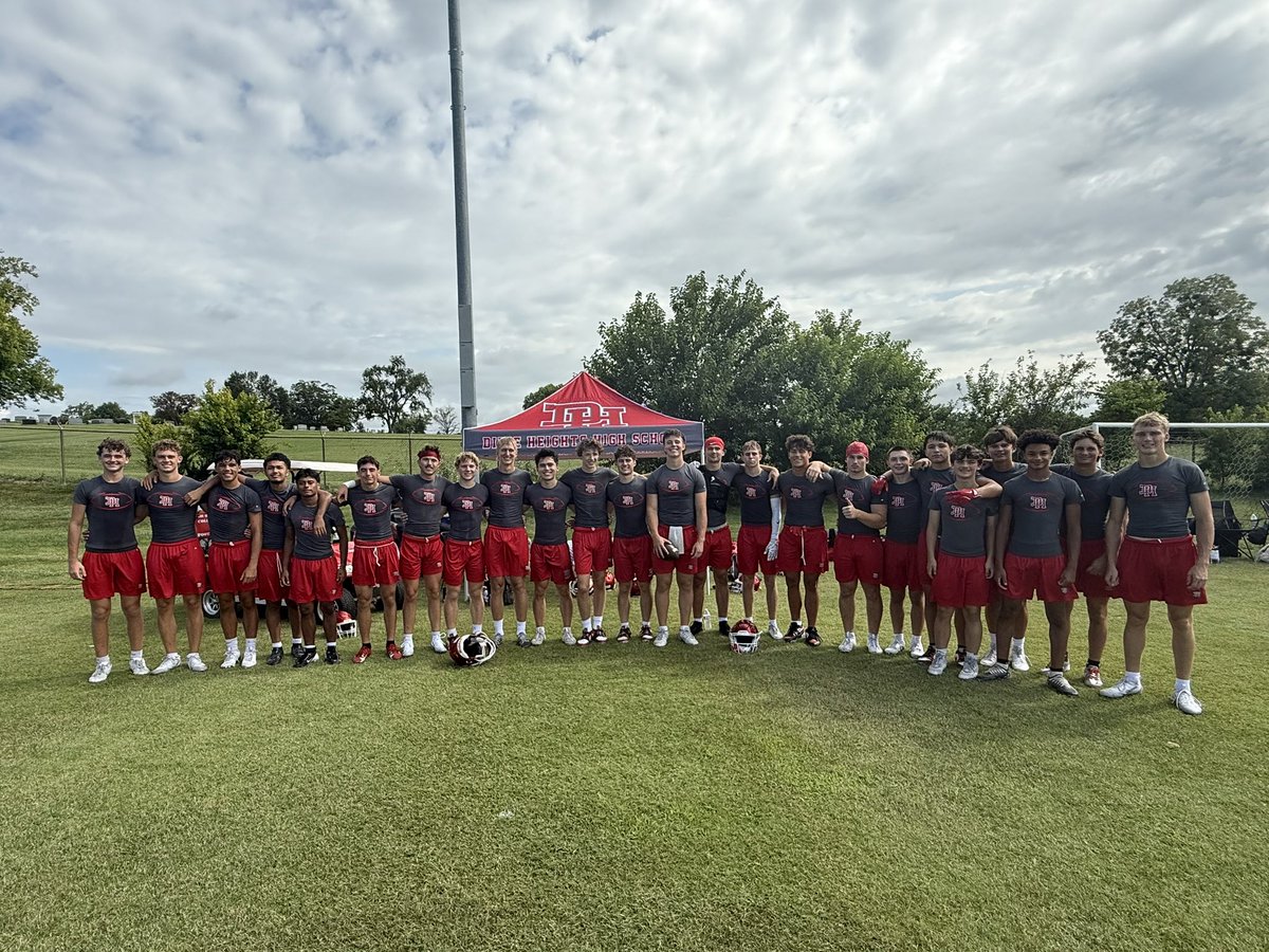 DixieHeightsFB's tweet image. Great day of competition and fun for our Colonels at the EKU 7v7 tourney! Went 4-1 on the day, lots of good reps and learning. Back to work on Monday. #Relentless