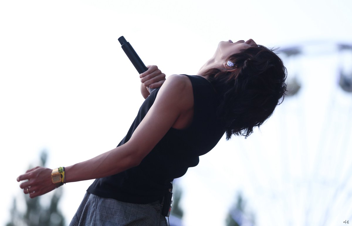 A_soon02's tweet image. 250719 🇨🇿 Colours of Ostrava

저 암흑의 심장에‼️

#이승윤