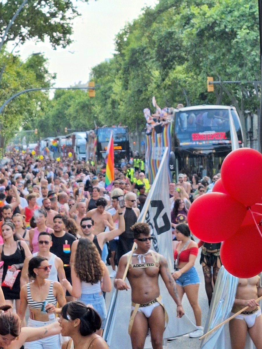 UGT Serveis Públics Baix Ll. (@fespbaix) on Twitter photo A la nostra carrossa al #Pride2025 LGTBIQA+ de Barcelona.
🏳️🌈 Més drets, més protecció i més garanties en el treball.
Visca l'Orgull!!
<a href="/ugt_sp_cat/">UGT - Serveis Públics de Catalunya</a> <a href="/ugtcatalunya/">UGT de Catalunya</a> <a href="/UGT_Comunica/">UGT</a> A la nostra carrossa al #Pride2025 LGTBIQA+ de Barcelona.
🏳️🌈 Més drets, més protecció i més garanties en el treball.
Visca l'Orgull!!
<a href="/ugt_sp_cat/">UGT - Serveis Públics de Catalunya</a> <a href="/ugtcatalunya/">UGT de Catalunya</a> <a href="/UGT_Comunica/">UGT</a>