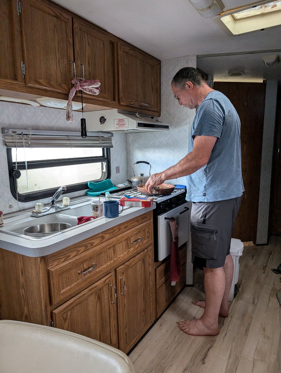 KnightlyMike's tweet image. Chef at work in the camper. Guests patiently awaiting their meal. Hamburger Helper on the menu this evening.😃