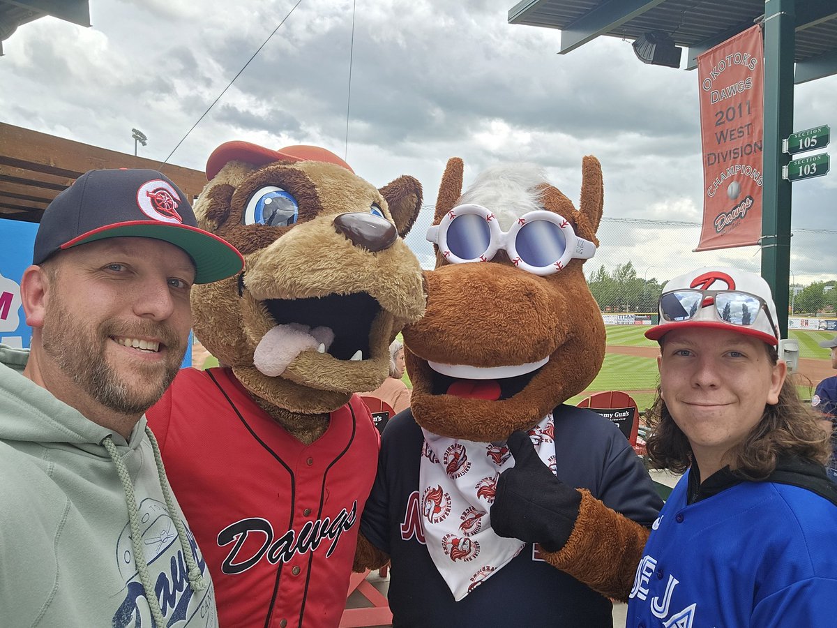 mattmcqueen's tweet image. Bunch of animals. βΎοΈπ @Okotoks_Dawgs
@wcbleague @CofDead1 #repthiscity