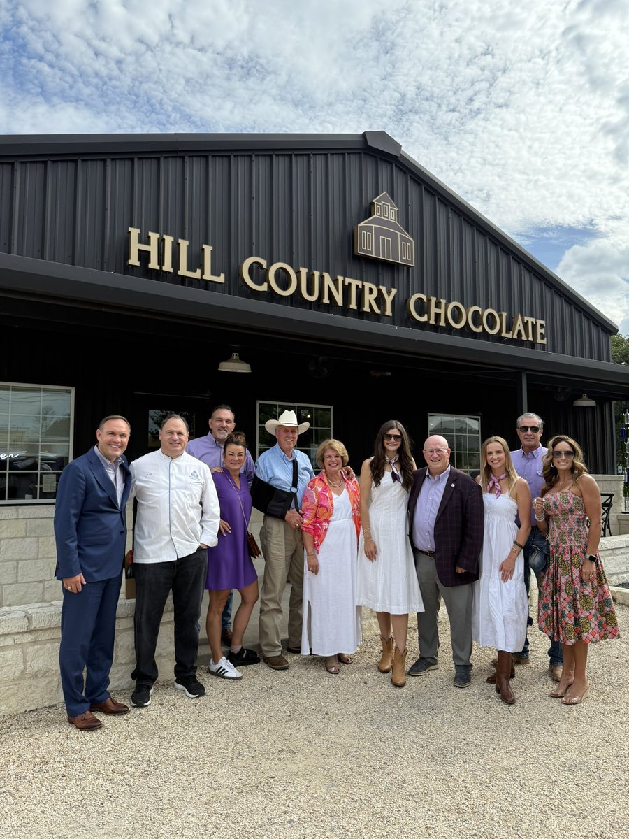 TarletonPrez's tweet image. This afternoon we had the wonderful opportunity to experience world-class chocolate at Hill Country Chocolate! A huge thank you to Doctor Dan McCoy (Tarleton State alumnus) for hosting us at his amazing venue 馃崼 馃挏
#TarletonState #BleedPurple #Tarleton125