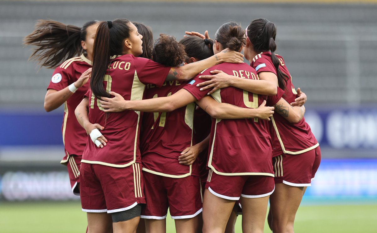 ParleyEnLinea's tweet image. ¡GOLEADA MONUMENTAL! 🤯
La Vinotinto femenina goleó 7-1 a Bolivia en el tercer partido de la fase de grupos de la Copa América.