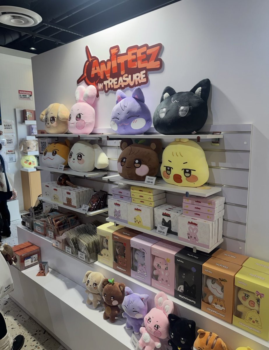 jessicarevaloo's tweet photo. ANITEEZ POP UP IN LA 🫣#ANITEEZ_IN_TREASURE #ateez_TOUR #ateez #popup https://t.co/n9ZbiOcuYq