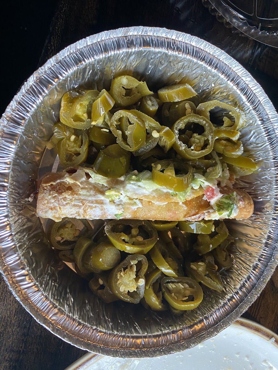 Mizzars_'s tweet image. I need a to-go box for 1 taquito and a million jalapeรฑos ๐ฌ๐