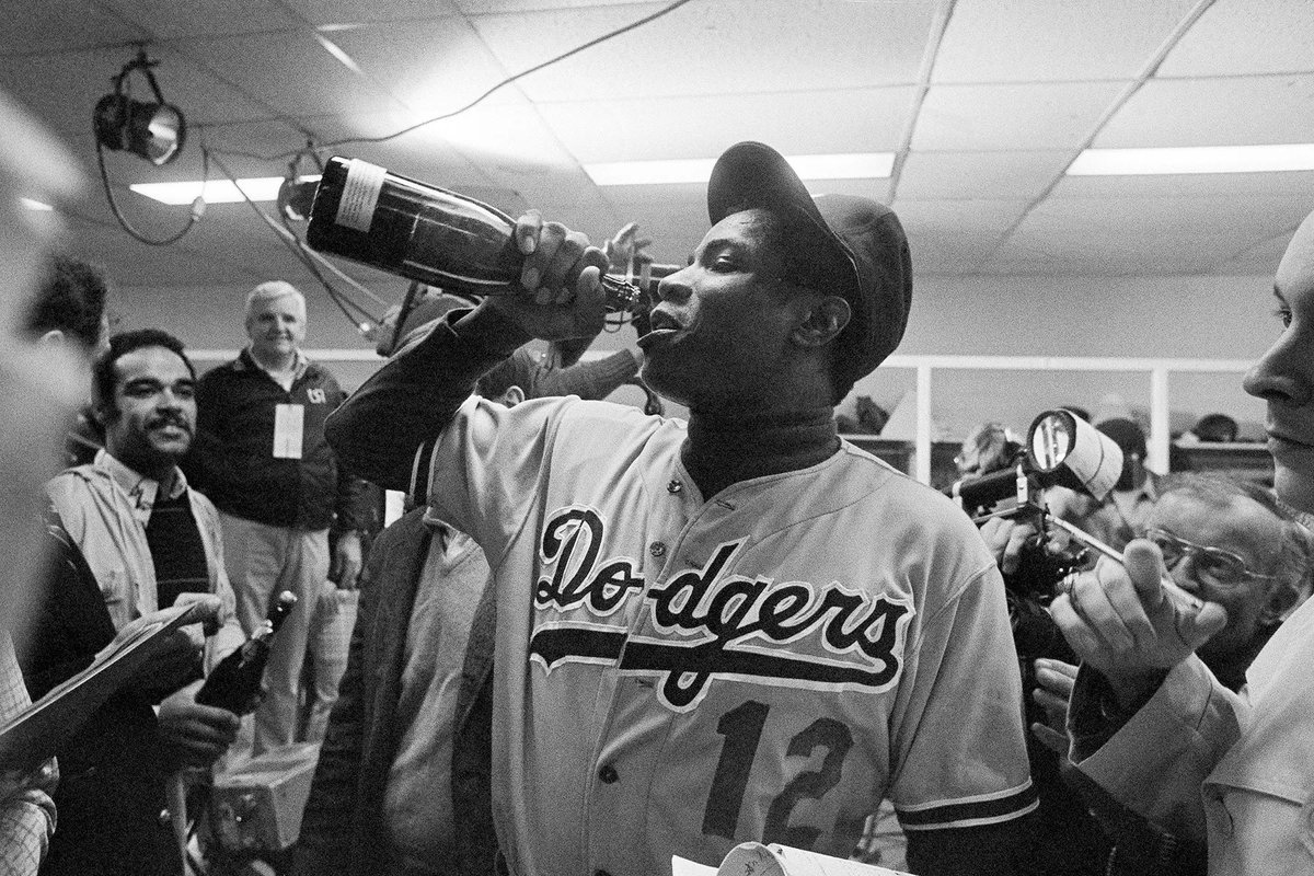 THEREAL_DV's tweet image. Dusty Baker will join us at 5:30pm! @AM570LASports @iHeartRadio #Dodgers