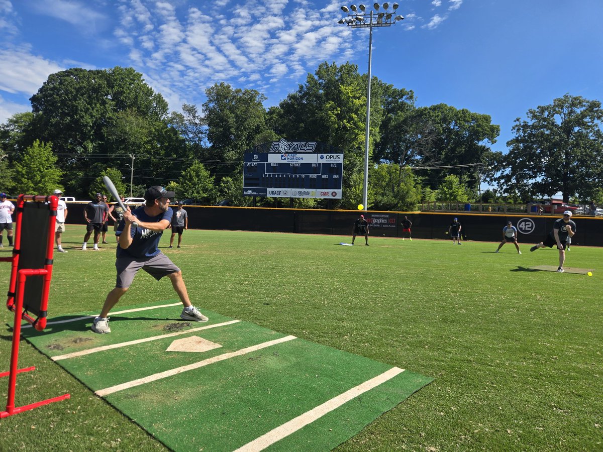 KnotholeNC's tweet image. A few more sluggers from today&apos;s Media #Blitzball Game! 

@JulianSadurTV 
@macwfnz 
@KelliBartik 
@samberg_tv