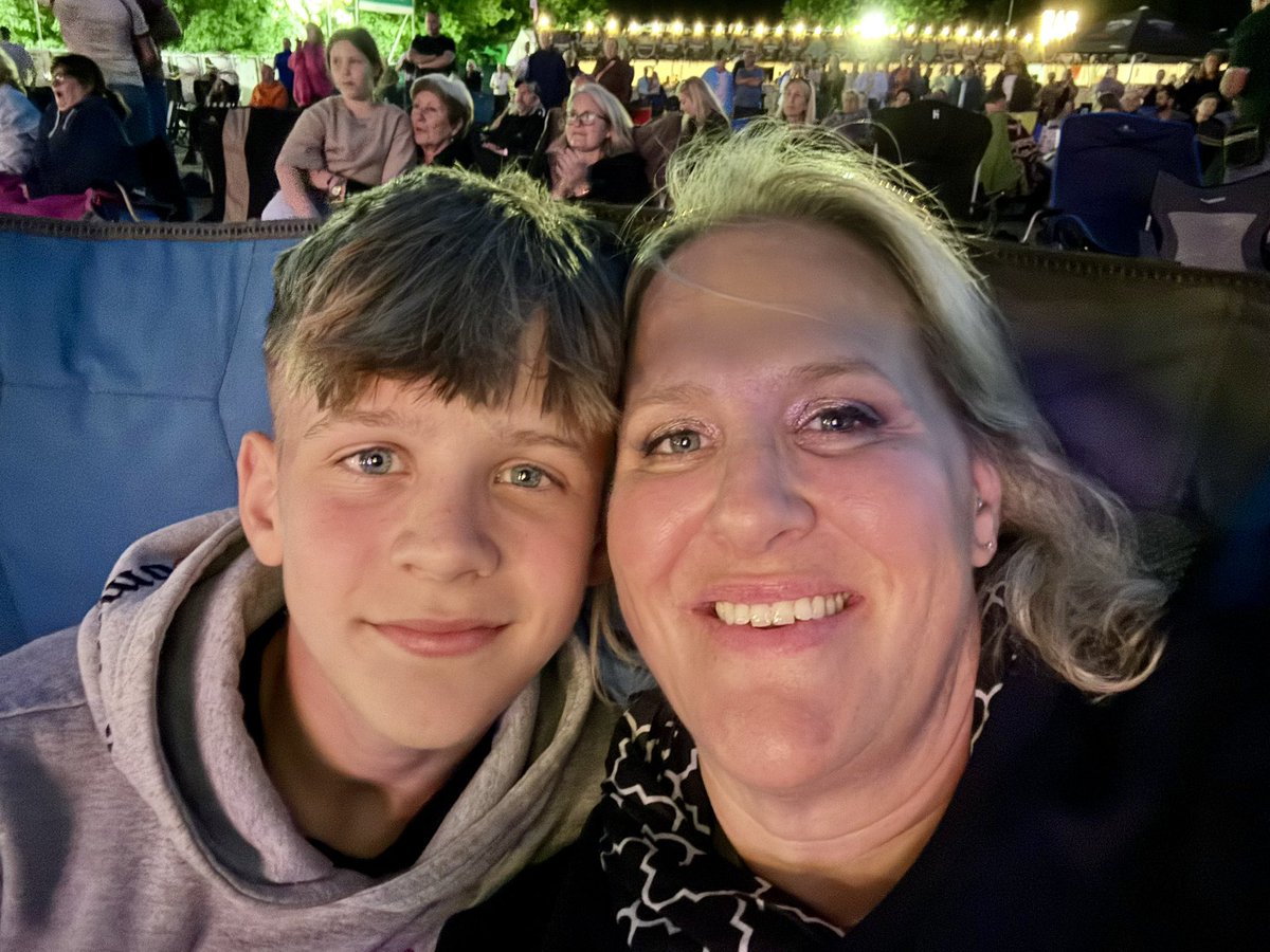 DC__Bee's tweet photo. A special night at @HeritageLiveFest with Boney M, Sister Sledge &amp; The Jacksons at Englefield House.
After the recent tragic passing of his friend &amp; bandmate, I saw my 12yr old have some moments of joy again. Sincerely, thank you — music is helping him through. 💔🎶
#HeritageLive https://t.co/9TsuaqdvWo