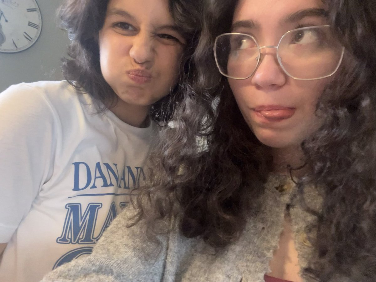 dans_tarotea's tweet image. reunited w loml @realgwencooper