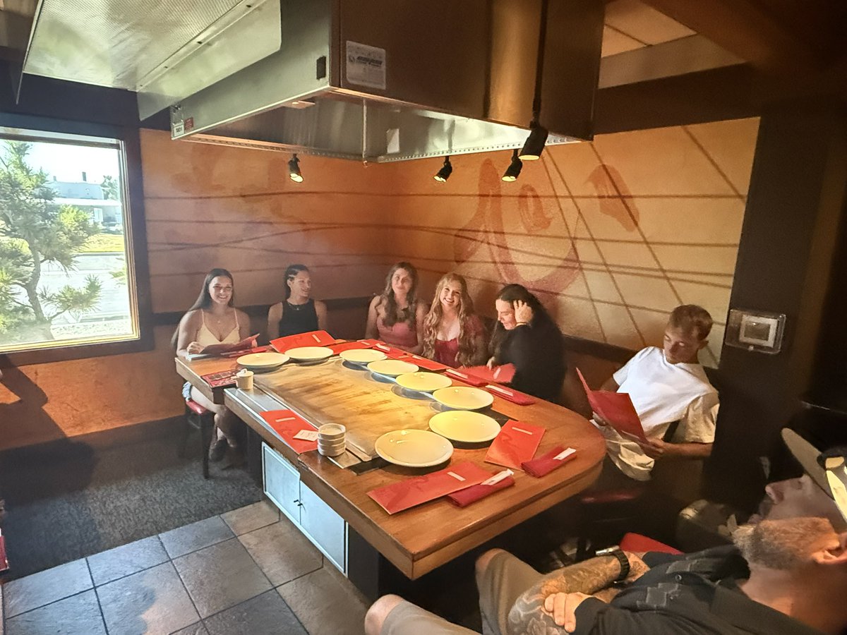 Team dinner with the crew here in Cali for our last tournament of the year!