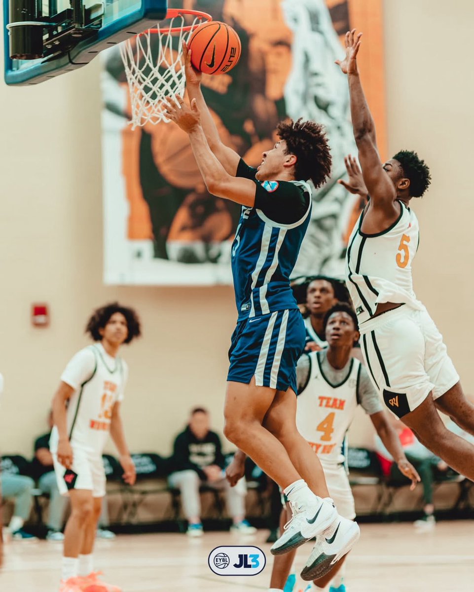 IsaiahS1515's tweet image. Good Summer for the Squad. Tough loss on the @NikeEYB  Final 4. Next  year we going for everything💯