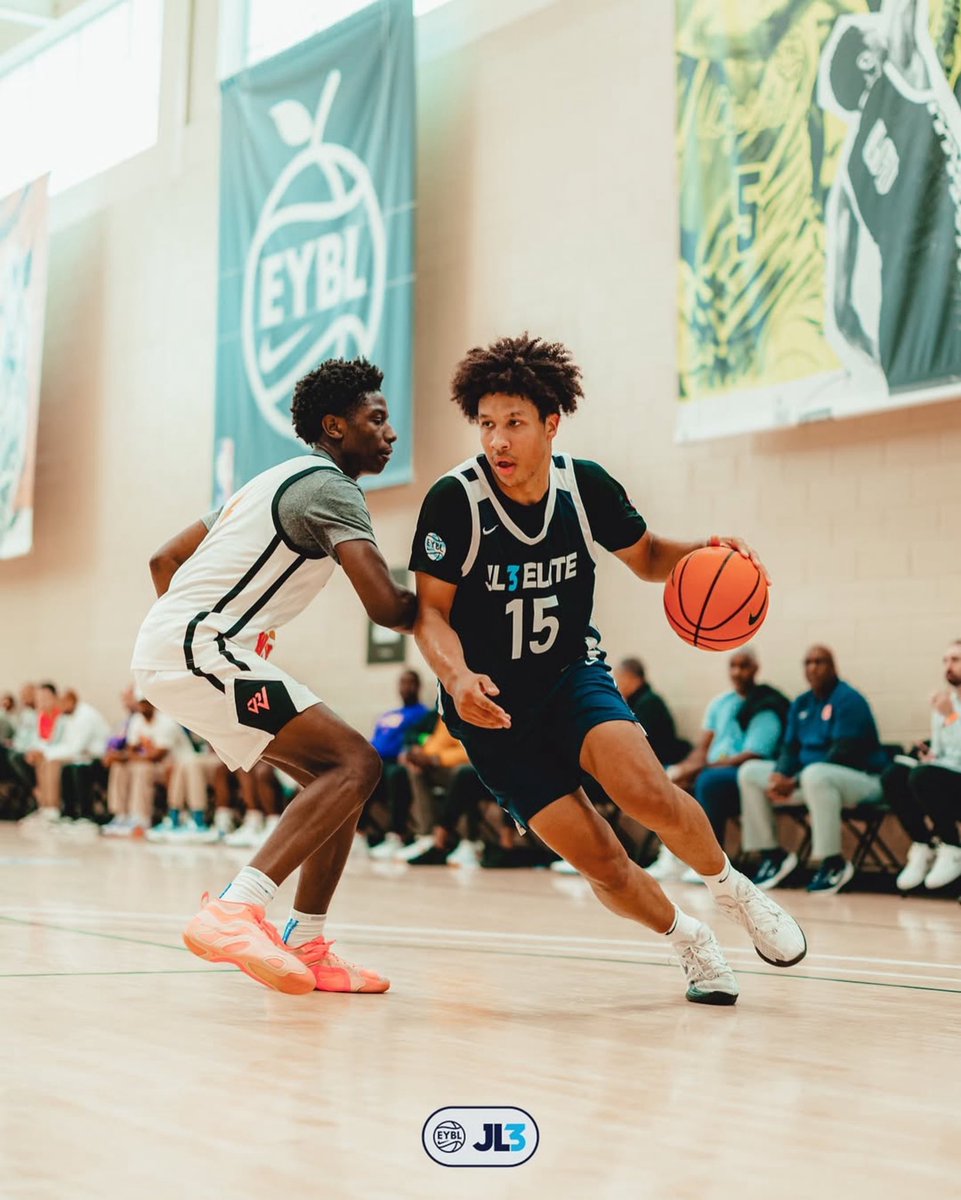 IsaiahS1515's tweet image. Good Summer for the Squad. Tough loss on the @NikeEYB  Final 4. Next  year we going for everything💯