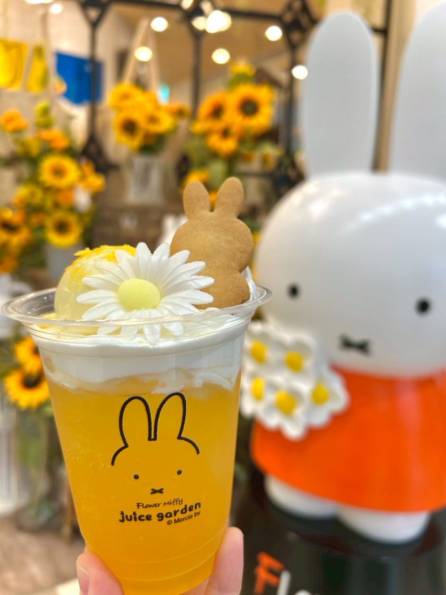 FlowerMiffy's tweet image. ジュースガーデンサンシャインシティアルパ店は最終日まであと1日となりました🌻

ジュースガーデン限定マスコットや
4日間限定発売のサマーブーケドリンクをご用意しております。
スタッフ一同、皆様のお越しをお待ちしております♪♪
ぜひ、お越しくださいね🌻☀️
